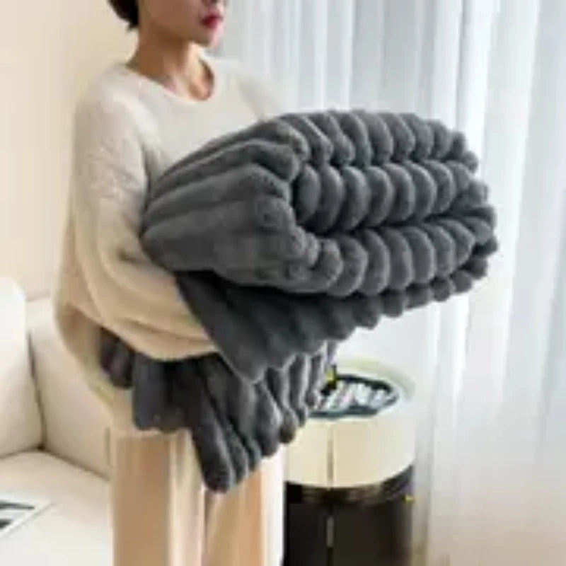 Winter Thick Warm Fleece Blanket Lightweight Luxury Solid Color Multifunctional Rabbit Fleece Blanket Bedroom Living Room Blanke