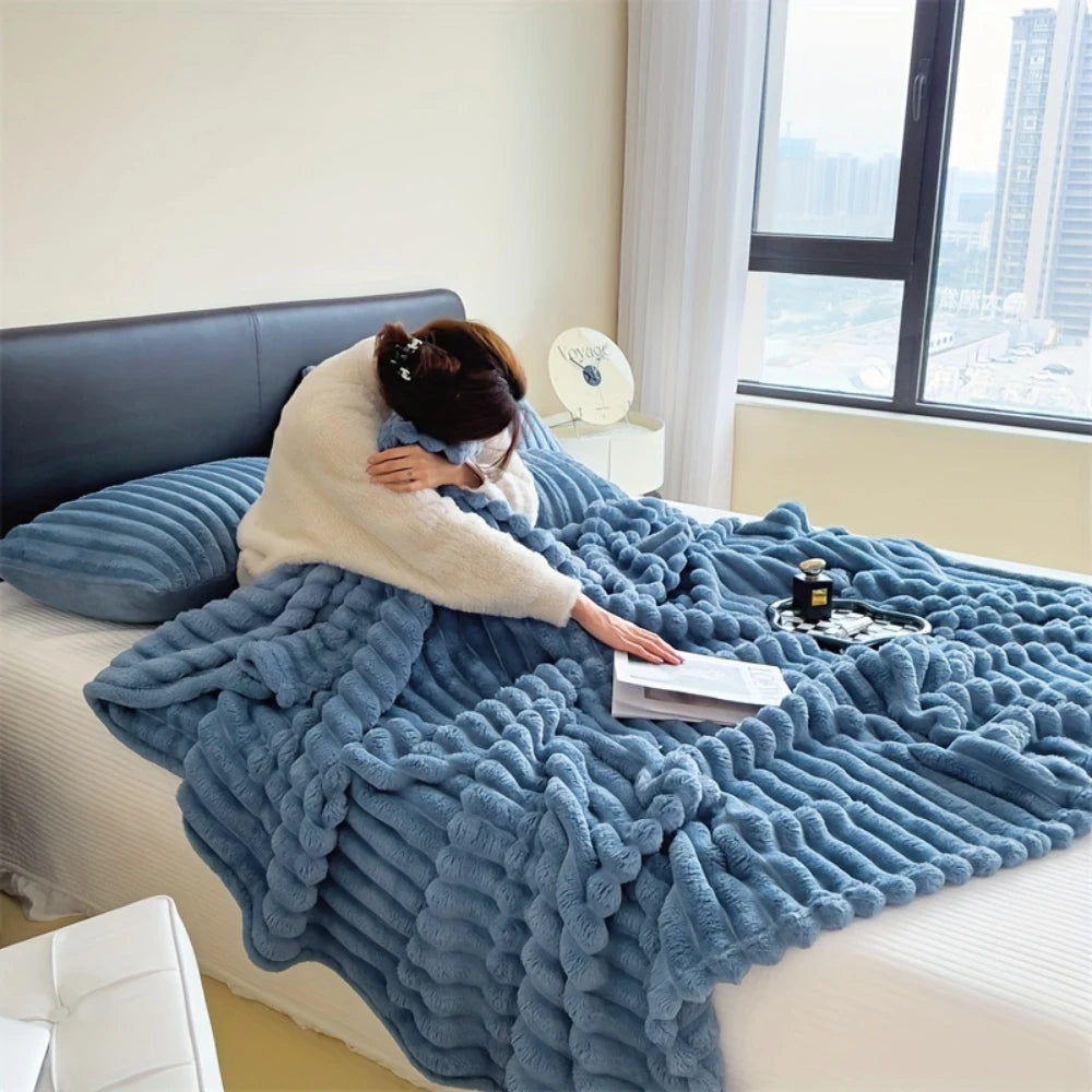 Winter Thick Warm Fleece Blanket Lightweight Luxury Solid Color Multifunctional Rabbit Fleece Blanket Bedroom Living Room Blanke